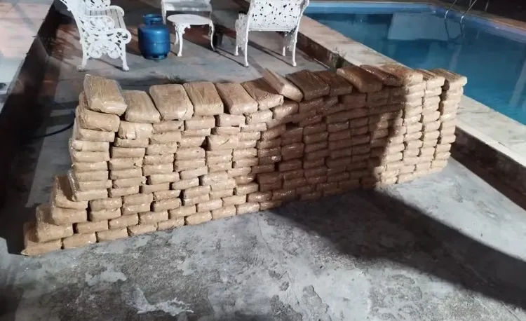 Polícia localiza casa com 200kg de cocaína escondido dentro de parede