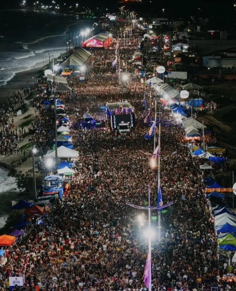 Último dia de Carnaval tem Wesley Safadão, Durval Lelys e Zé Vaqueiro