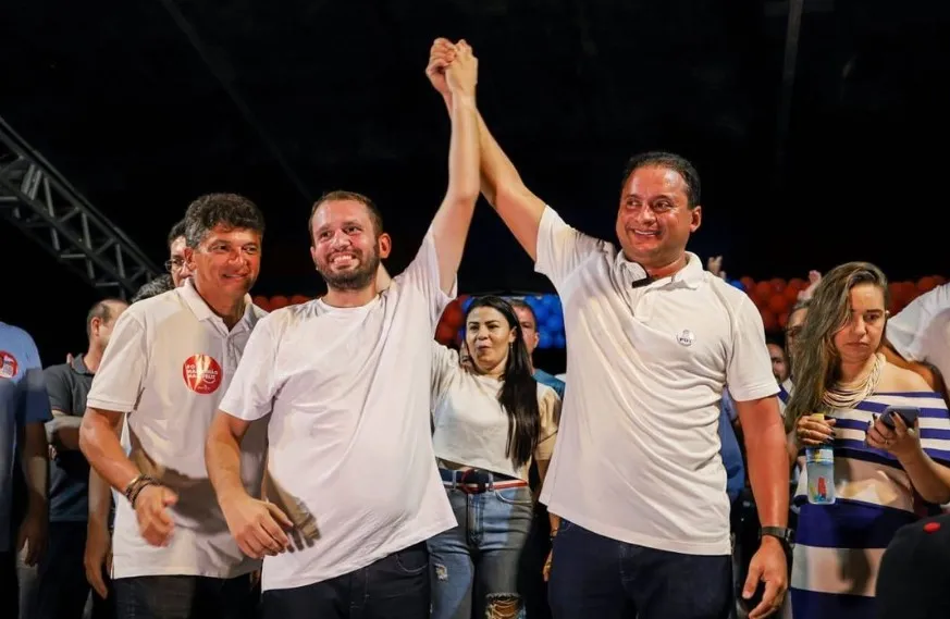 Prefeito de Tuntum, Fernando Pessoa, Declara Apoio a Roberto Costa para a Presidência da FAMEM