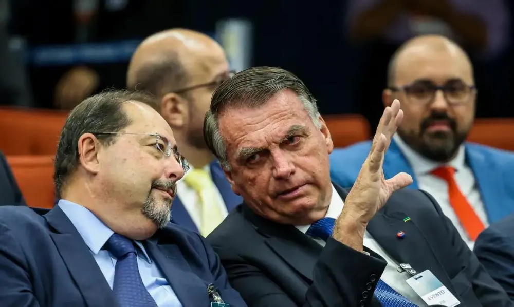 Bolsonaro vira réu por tentativa de “golpe” de Estado com unanimidade dos votos na 1ª Turma do STF