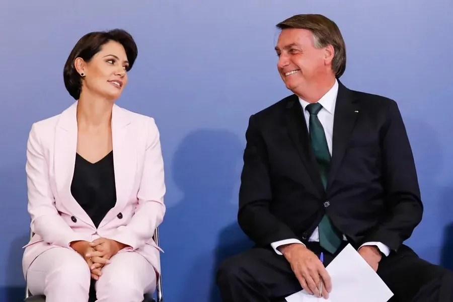 Bolsonaro diz que será candidato em 2026, espera anistia e lança Michelle ao Senado