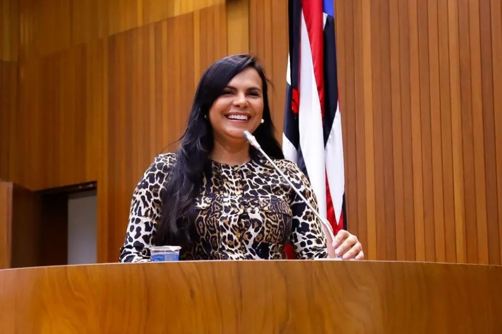 “Mulheres de Joelho, Famílias de Pé”: PL de Ana do Gás Aprovado para Fortalecer Redes Cristãs e Famílias no Maranhão
