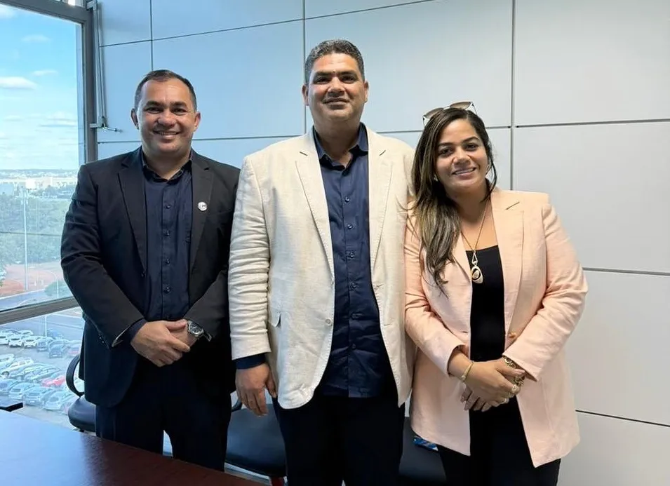 EM BRASILIA, PREFEITO DE SÃO JOSÉ DOS BASÍLIOS CONHECE PROGRAMA ACREDITA DO GOVERNO FEDERAL