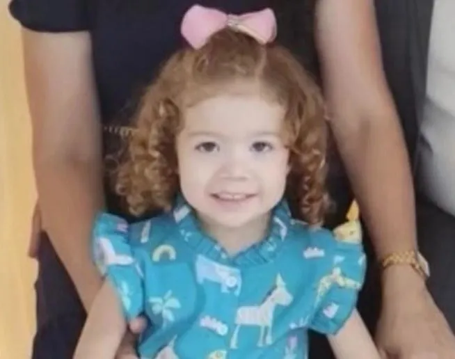 Menina de 3 anos morre após ser esquecida no carro do pai por mais de sete horas em Arraial