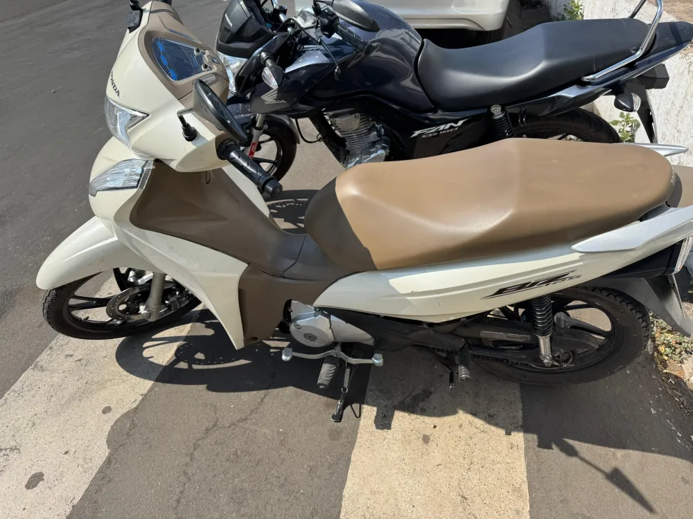 Duas mulheres são flagradas pela PRF com motocicletas roubadas na BR-316, no interior do Maranhão
