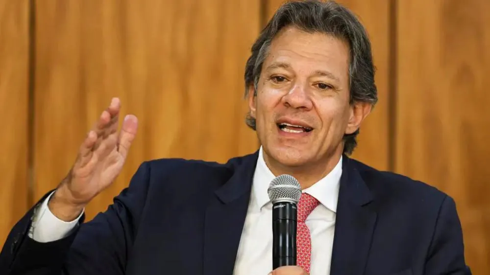 Haddad anuncia isenção de IR para quem ganha até R$ 5 mil