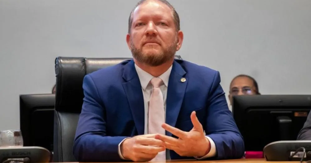 Othelino Neto seria o novo Ricardo Capelli do Maranhão?