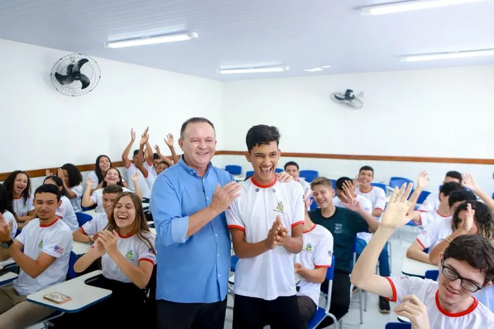 Em Presidente Dutra, Governo do Maranhão entrega reforma de escola, inaugura sistemas de abastecimento de água e autoriza reforma do Hospital Regional