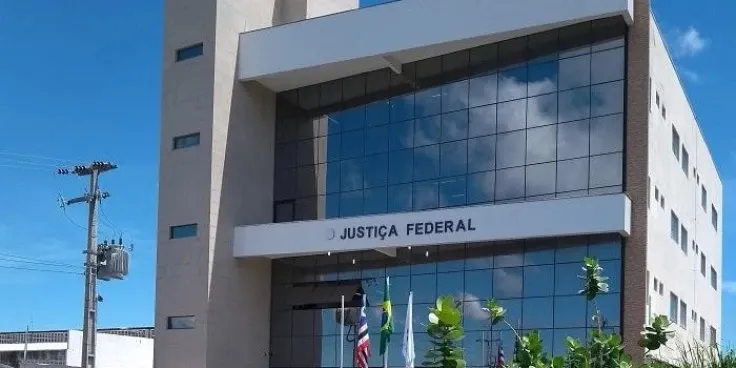 Ex-vereador de Pinheiro é condenado por acumular três cargos públicos em três anos