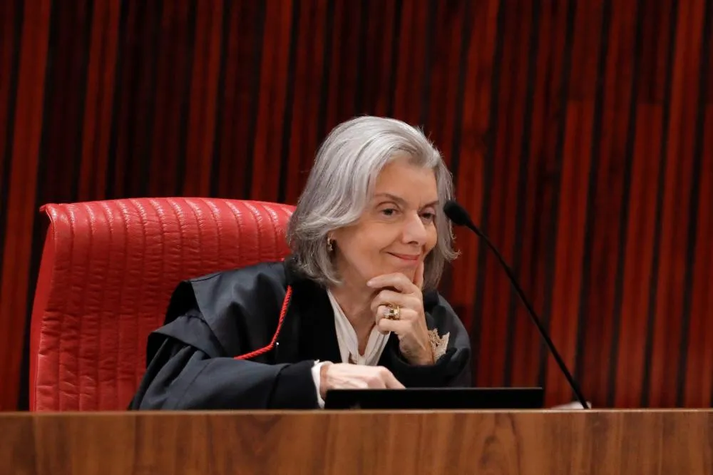 Com voto de Carmen Lúcia, STF tem maioria para condenar Bolsonaro 