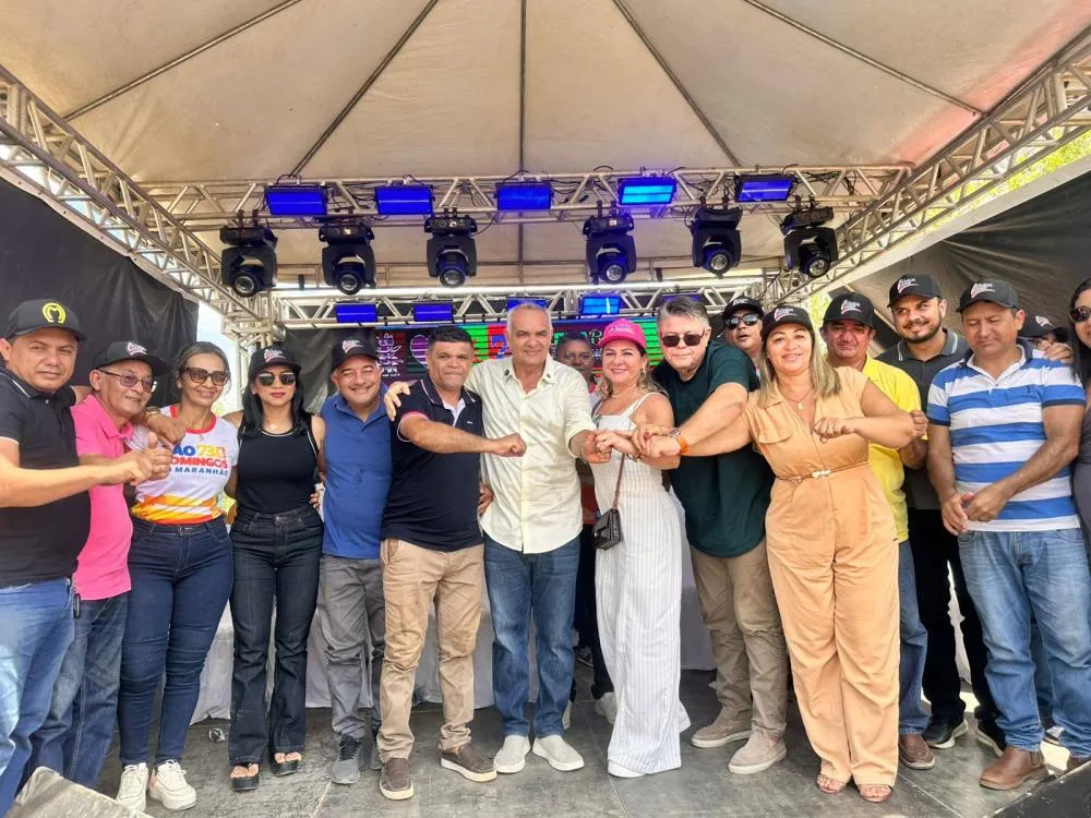 Prefeito Kleber Tratorzão entrega obras e celebra 73 anos de São Domingos