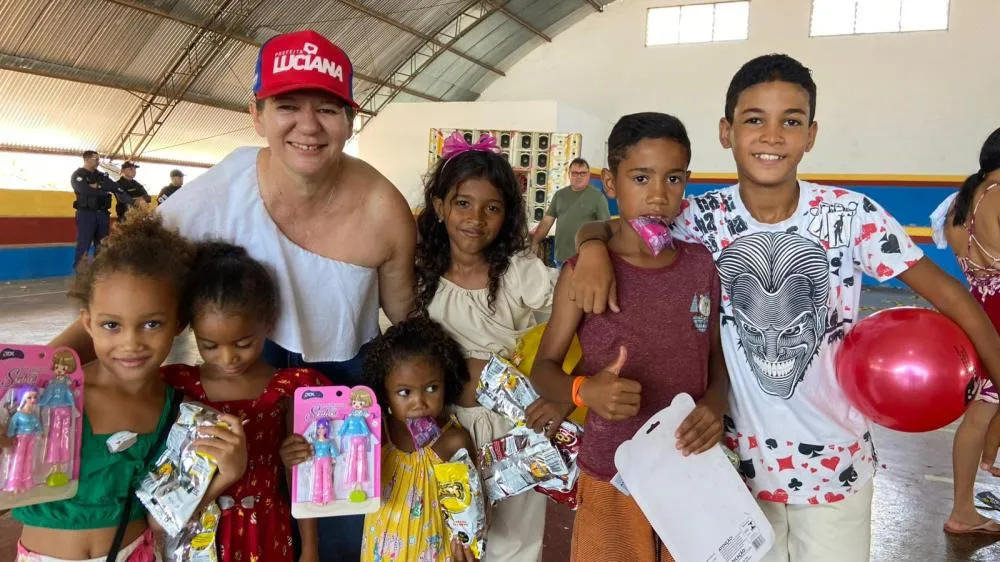 Luciana Leocádio faz a festa das crianças em Buriti Bravo com entrega de milhares de brinquedos