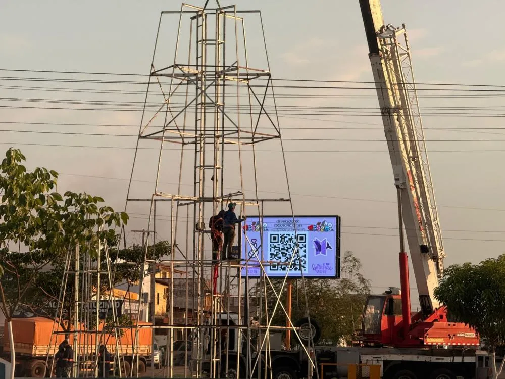 Montagem da estrutura do “Sonho de Natal” inicia em Presidente Dutra com expectativa de ser a maior da história