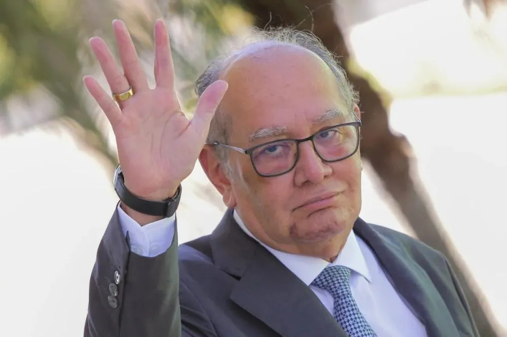 Gilmar determina que só PGR pode pedir impeachment de ministros do STF