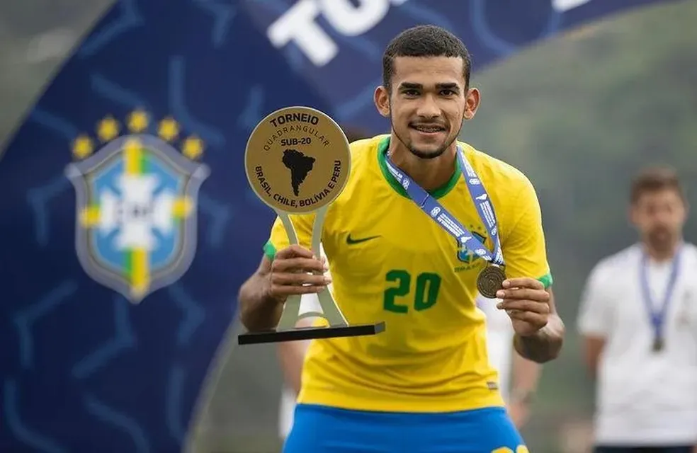 Bem-vindo de volta, Gustavo! Presidutrense volta ao Brasil e vai vestir a camisa do Coritiba
