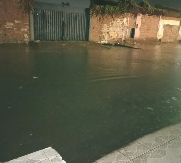 Após Chuva, Moradores Denunciam Alagamentos Causados por Obras Mal Executadas em Presidente Dutra