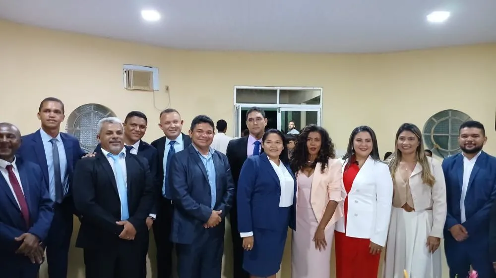 Prefeita Lacerda toma posse em São João do Sóter e inicia gestão mostrando ao que veio assinando 10 ordens de serviço no primeiro dia de seu mandato