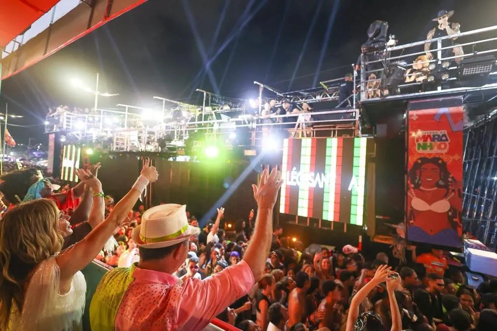 Pré-carnaval do Maranhão é sucesso de público com shows de Léo Santana e Banda Eva na Avenida Litorânea