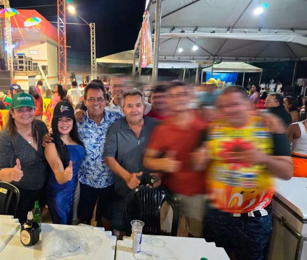 Carnaval do Prefeito: Raimundinho Festeja em Outra Cidade e Deixa Foliões e Comércio de Dutra no Prejuízo