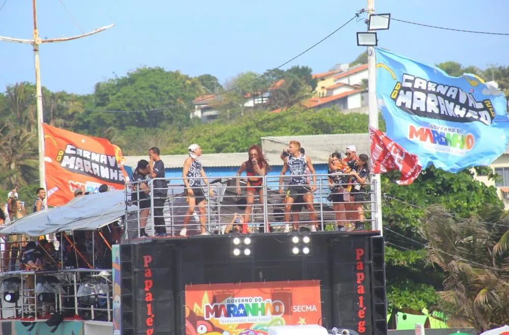 Xand Avião, Mari Fernandez e Dennis DJ contagiaram público no quarto dia do Carnaval na Litorânea