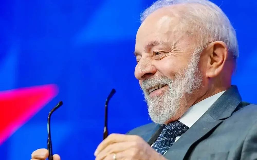 Brasil bate record de impostos arrecadados e chega R$ 325 bilhões em janeiro.
