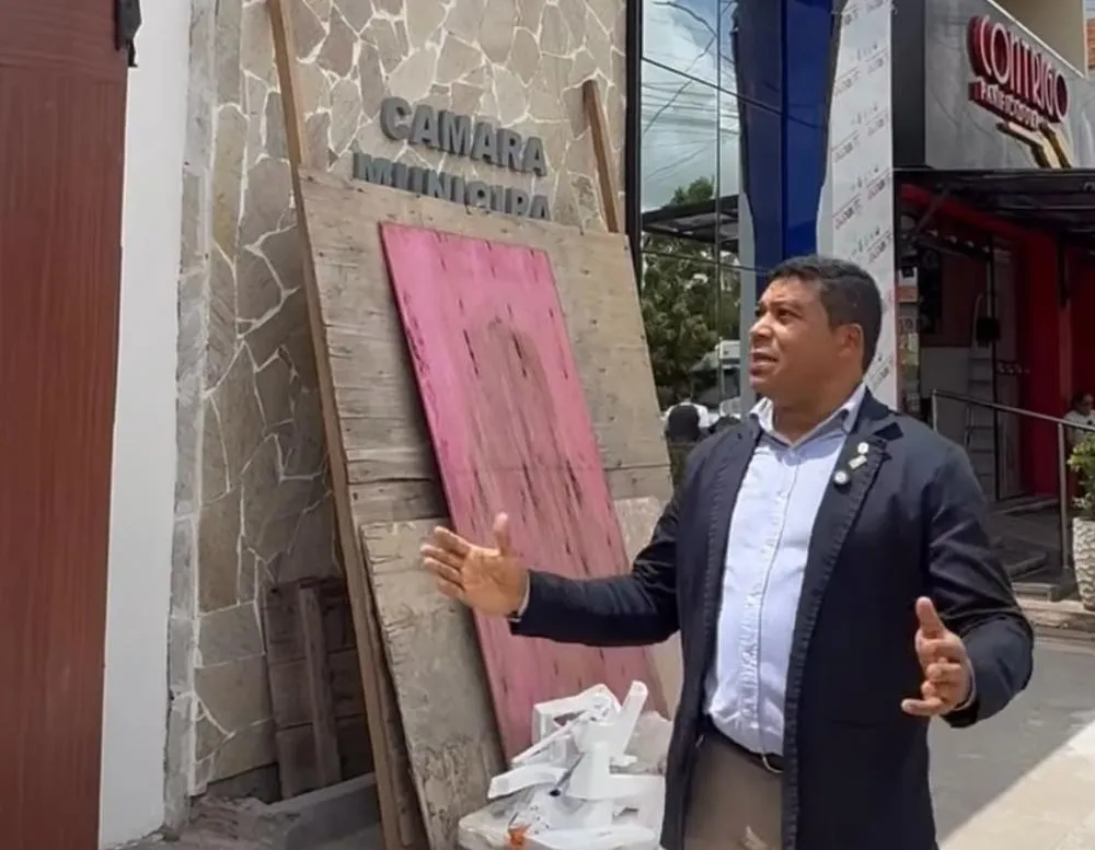 Vereador Fábio Melo vira blogueiro influencer: caça “piolho em cobra” na reforma da Câmara de Dom Pedro! 