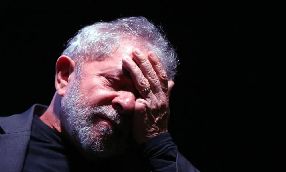 Cenário de Incerteza: Pressão no Congresso alimenta teses sobre desistencia de LULA