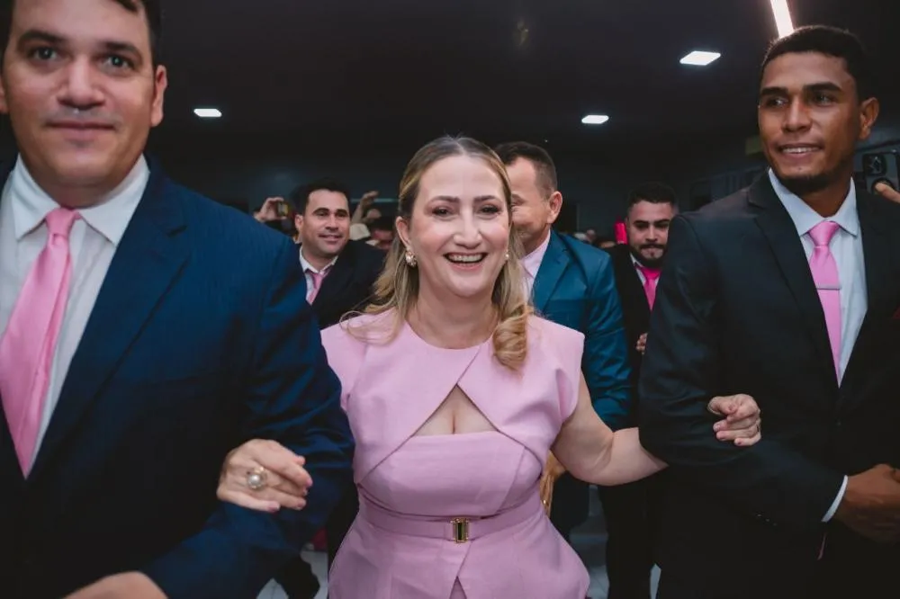 Suane Dias é empossada e assume a prefeitura de Gonçalves Dias. 