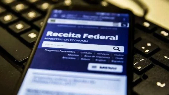 Receita Federal vai monitorar movimentações do cartão de crédito e Pix