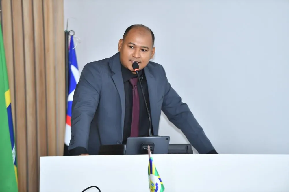Vereador Wildfran cobra aumento de salva-vidas no Piscinão e asfalto para bairros de Presidente Dutra