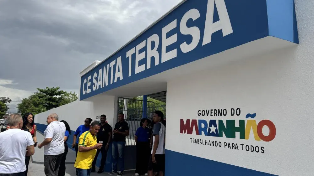 Governo entrega Centro de Ensino totalmente revitalizado na Cidade Operária