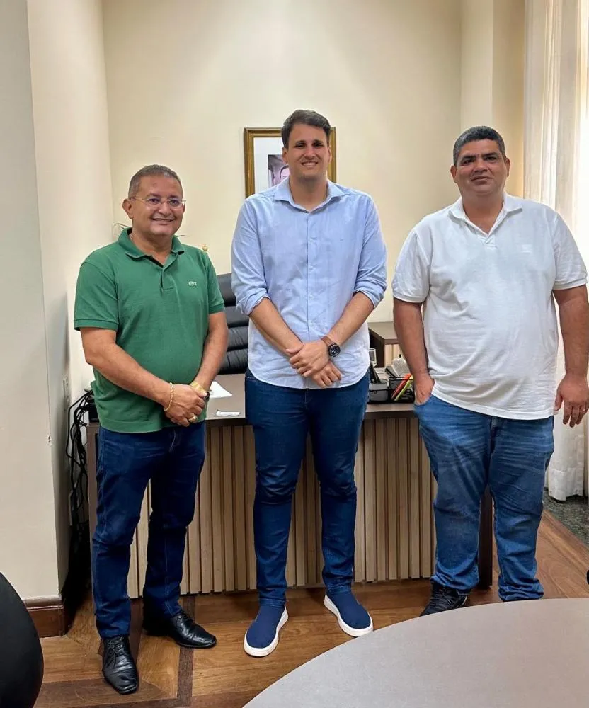 Prefeito Ronaldo Vieira e Farinha Paé se reúnem com Orleans Brandão em busca de mais benefícios para São José dos Basilios