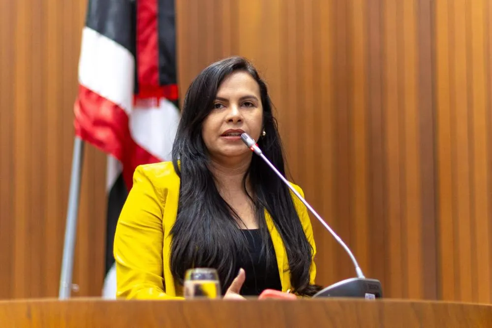 Deputada Ana do Gás anuncia intenção de deixar o PCdoB e defende saída pacífica